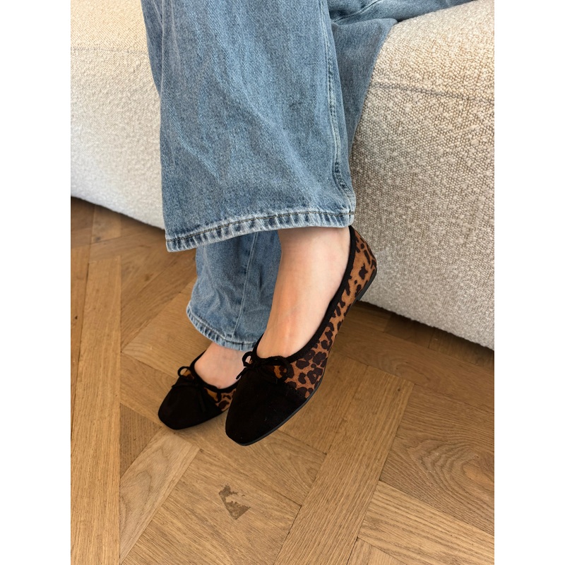 "Ballerina" leopard