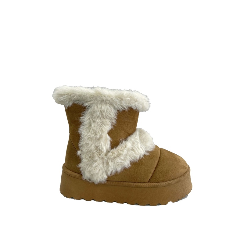 "Furry" boots camel
