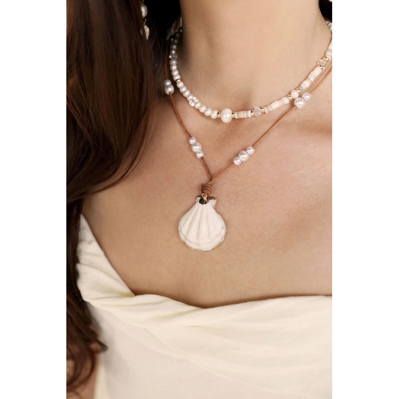 Beach Days Shell Pendant Necklace Set