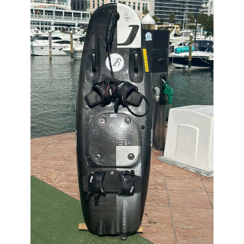 2024 JETSURF Cruiser DFI Black & grey PRE-OWNED (JSU30382B324)