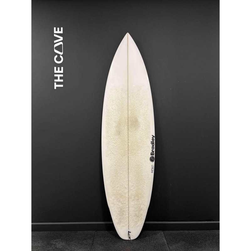 2WIN 5'11" x 19 1/4" X  2 1/2" - 29.60L, 2x  Futures Fin Boxes, PU [Good] - ID:896803