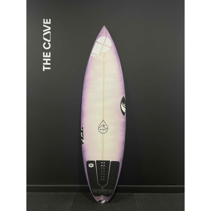 #77 + 5'11" x 18 3/4" X  2 7/16" - 28.00L, 3x  FCS 2 Fin Boxes, PU [New] - ID:972430